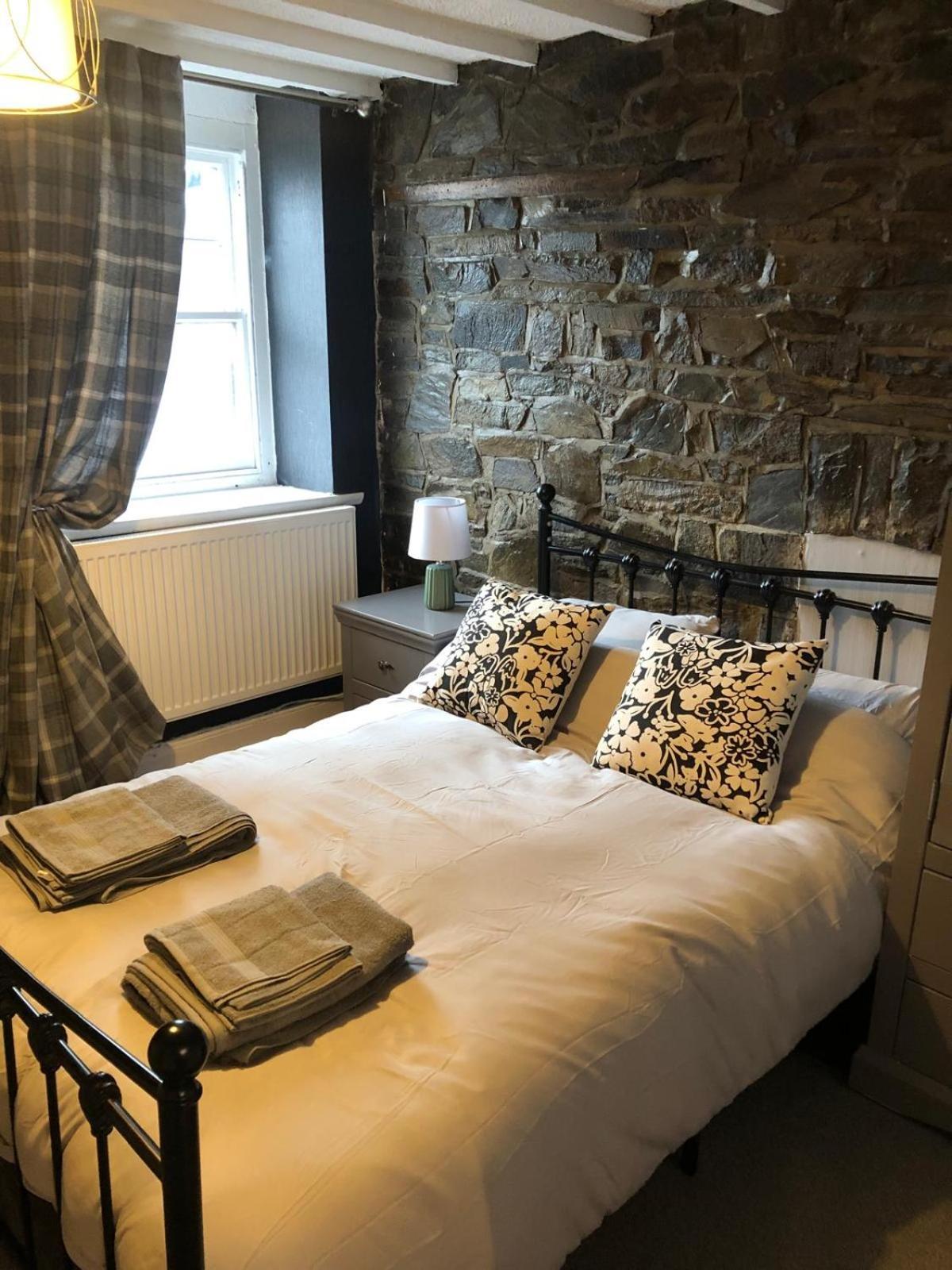 The Eagles Inn Rhayader Eksteriør billede