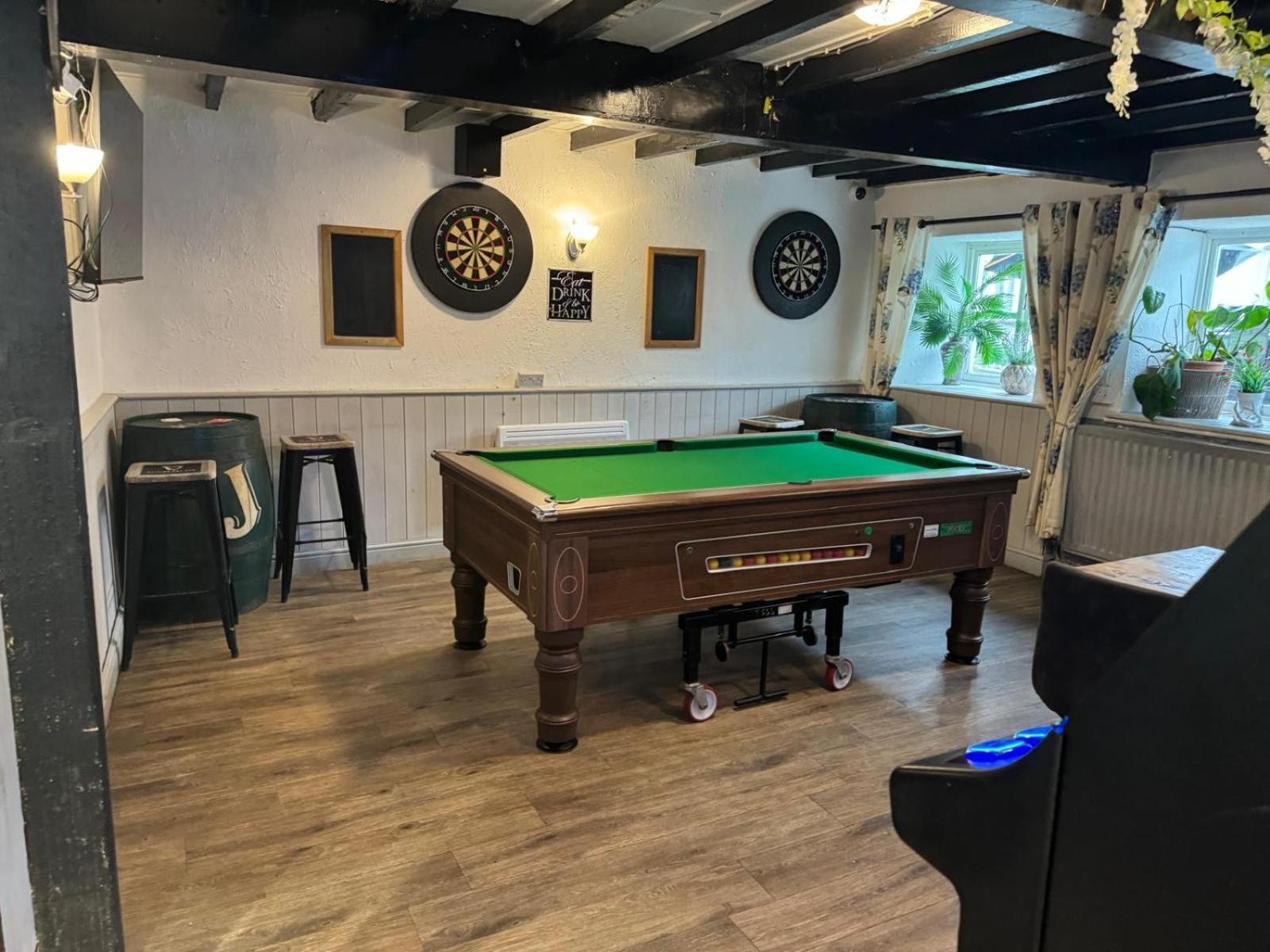 The Eagles Inn Rhayader Eksteriør billede